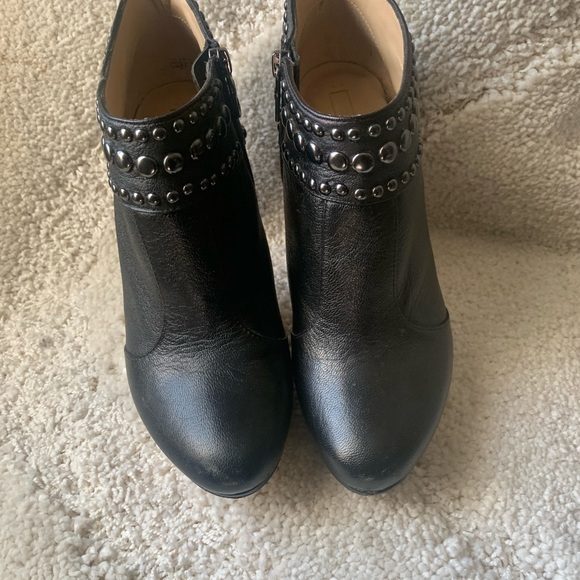 BCBG Max Azria Leather Ankle Boots With Stud Detail SZ 10 - Picture 4 of 7